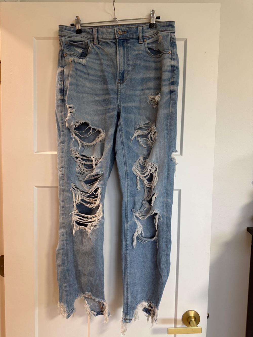 American Eagle Stretch Mom Jean Light Blue Distressed Jeans Regular Size 10